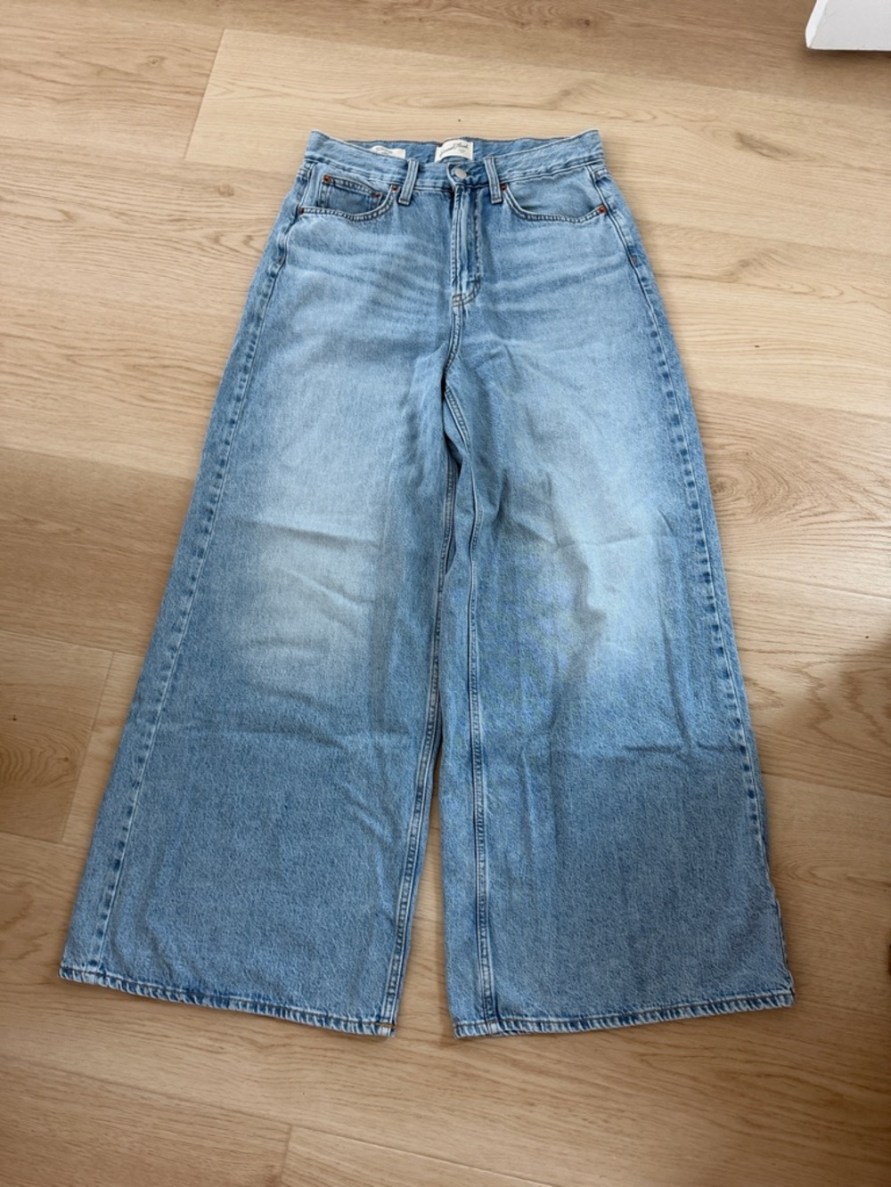 Universal Thread Wide Leg High-Rise Women’s Jeans - Light Blue